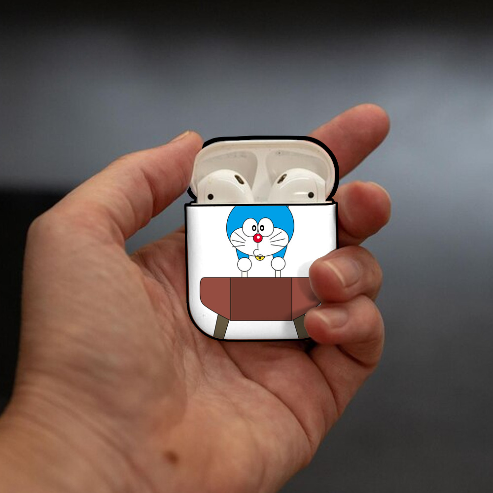 ドラえもん Doraemon AirPods 第2世代保護ケース ハードシェル ブラック 耐衝撃・防指紋・カラビナ付き