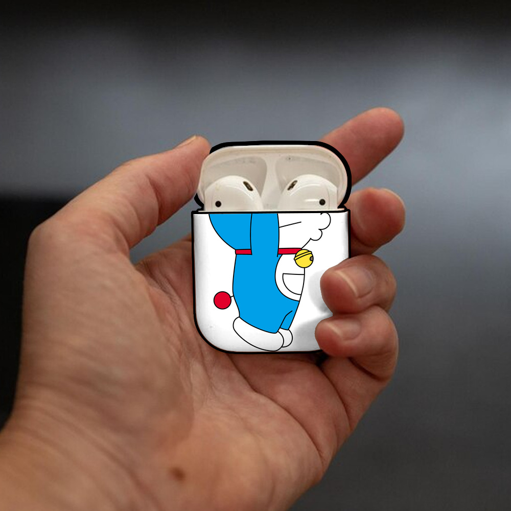 ドラえもん Doraemon AirPods 第2世代保護ケース ハードシェル ブラック 耐衝撃・防指紋・カラビナ付き