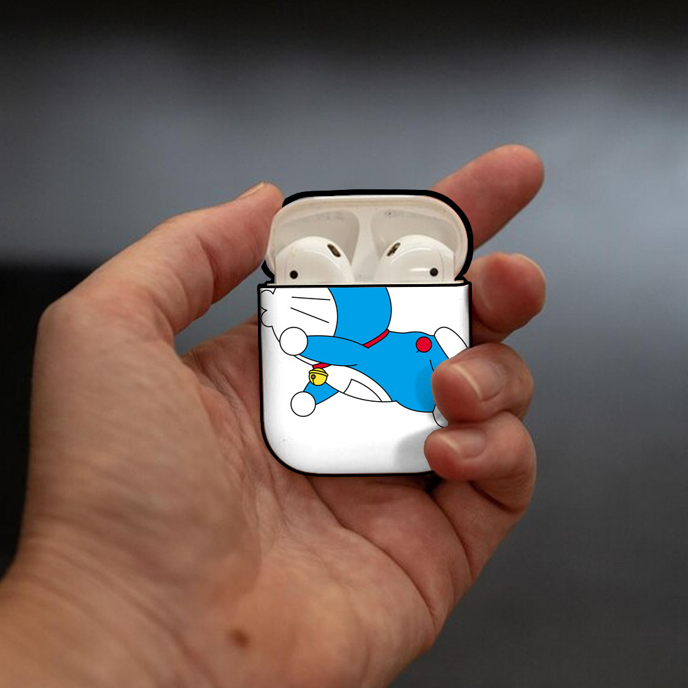 ドラえもん Doraemon AirPods 第2世代保護ケース ハードシェル ブラック 耐衝撃・防指紋・カラビナ付き