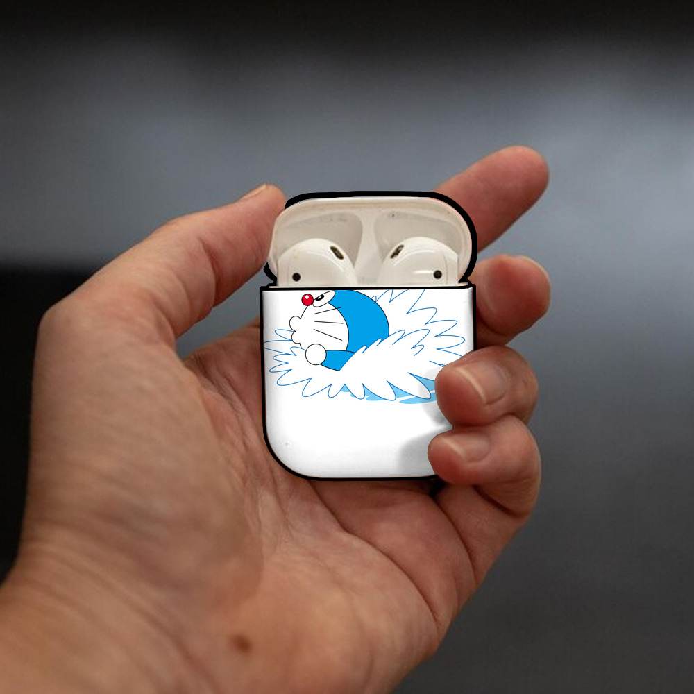 ドラえもん Doraemon AirPods 第2世代保護ケース ハードシェル ブラック 耐衝撃・防指紋・カラビナ付き
