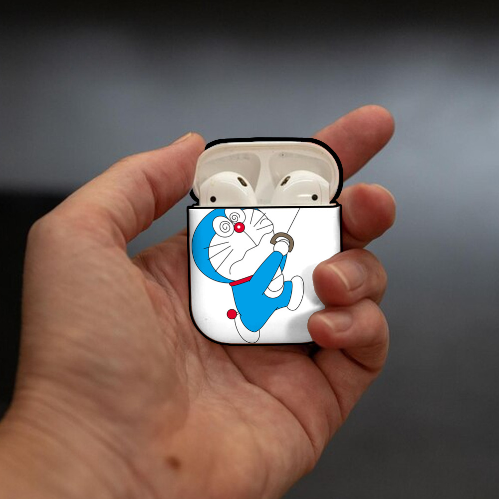 ドラえもん Doraemon AirPods 第2世代保護ケース ハードシェル ブラック 耐衝撃・防指紋・カラビナ付き