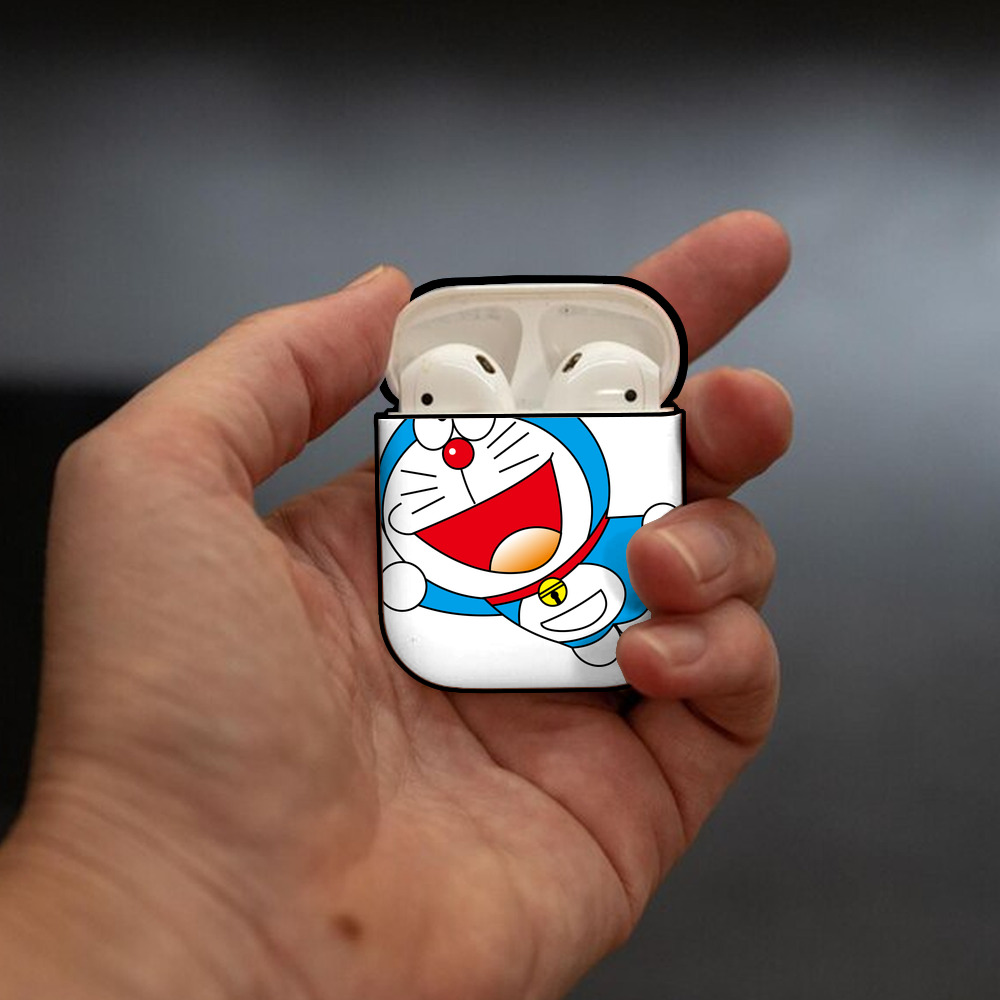 ドラえもん Doraemon AirPods 第2世代保護ケース ハードシェル ブラック 耐衝撃・防指紋・カラビナ付き