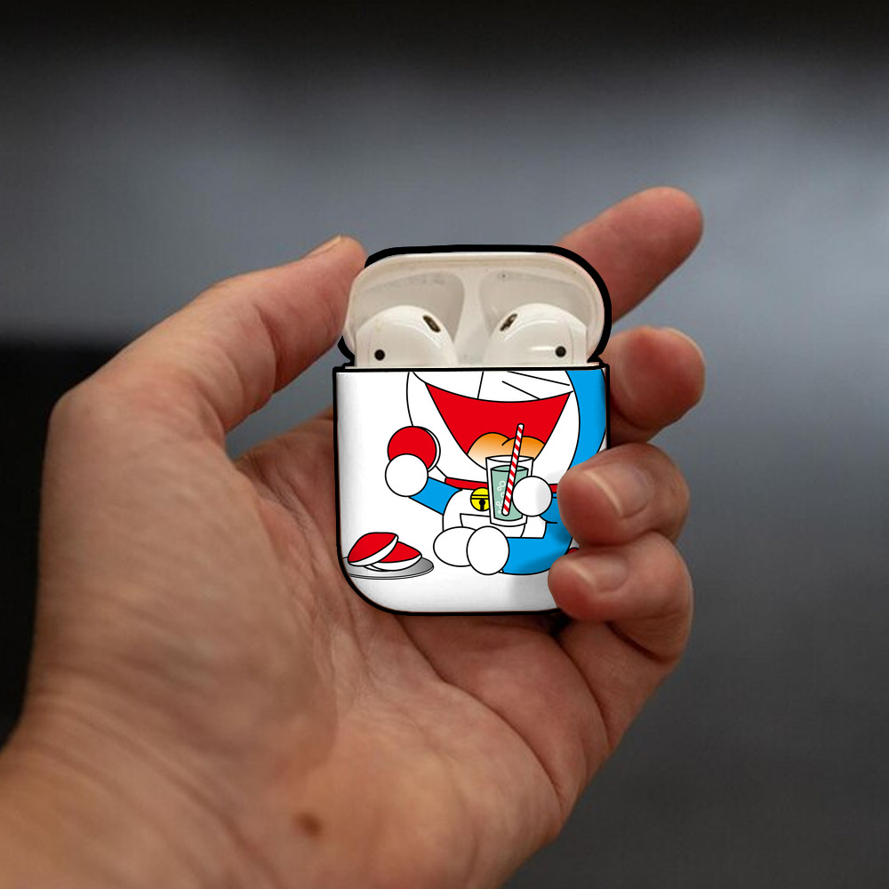 ドラえもん Doraemon AirPods 第2世代保護ケース ハードシェル ブラック 耐衝撃・防指紋・カラビナ付き