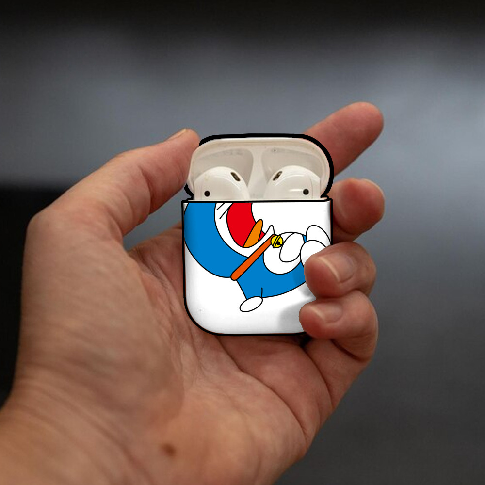 ドラえもん Doraemon AirPods 第2世代保護ケース ハードシェル ブラック 耐衝撃・防指紋・カラビナ付き