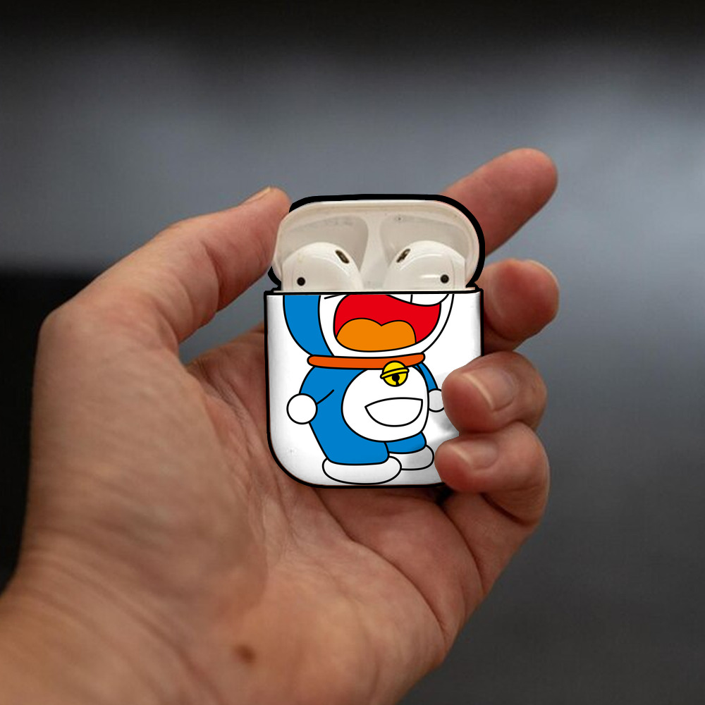 ドラえもん Doraemon AirPods 第2世代保護ケース ハードシェル ブラック 耐衝撃・防指紋・カラビナ付き