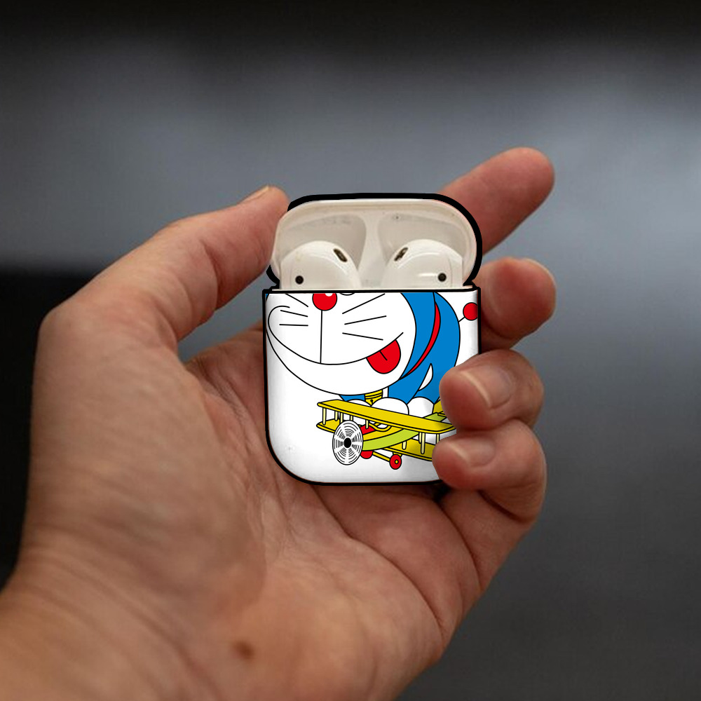 ドラえもん Doraemon AirPods 第2世代保護ケース ハードシェル ブラック 耐衝撃・防指紋・カラビナ付き
