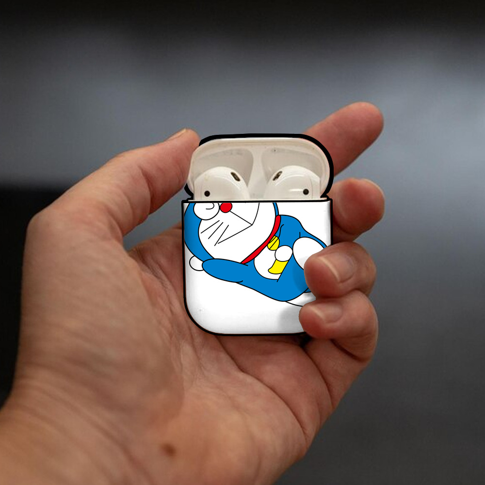 ドラえもん Doraemon AirPods 第2世代保護ケース ハードシェル ブラック 耐衝撃・防指紋・カラビナ付き