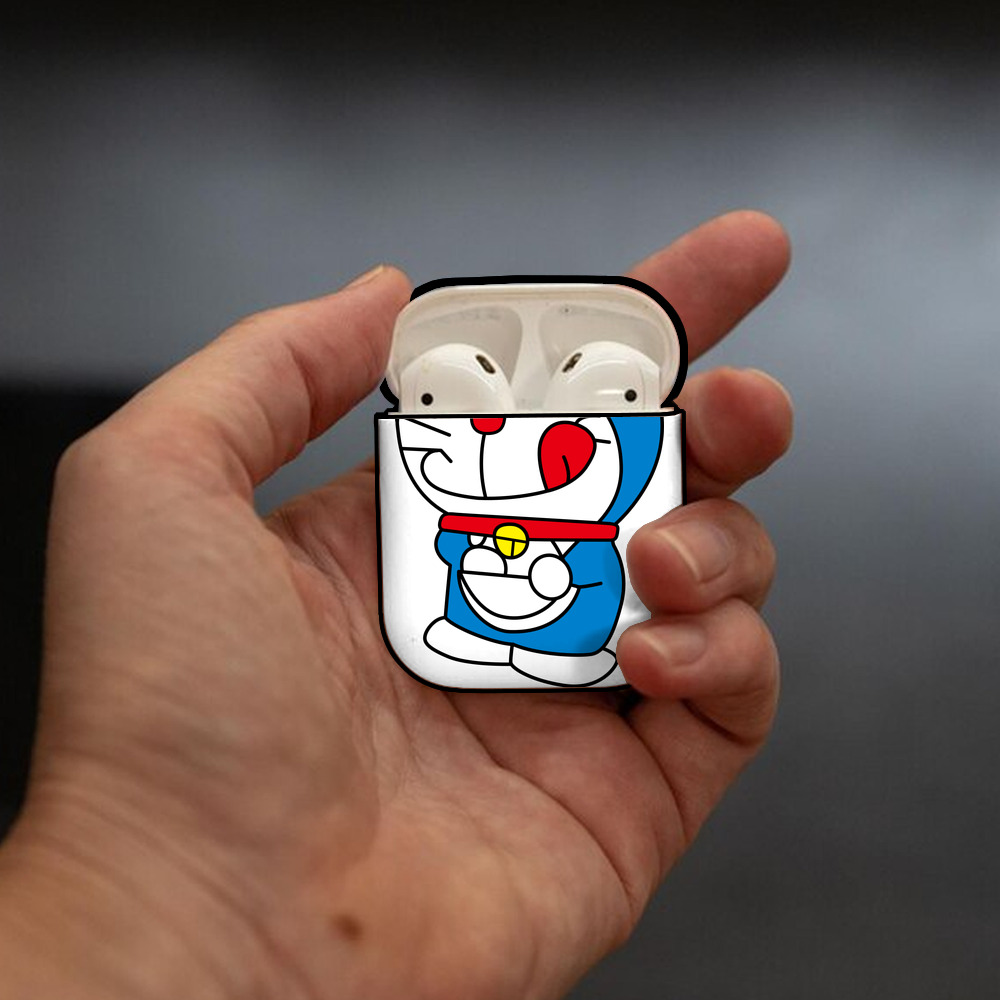 ドラえもん Doraemon AirPods 第2世代保護ケース ハードシェル ブラック 耐衝撃・防指紋・カラビナ付き