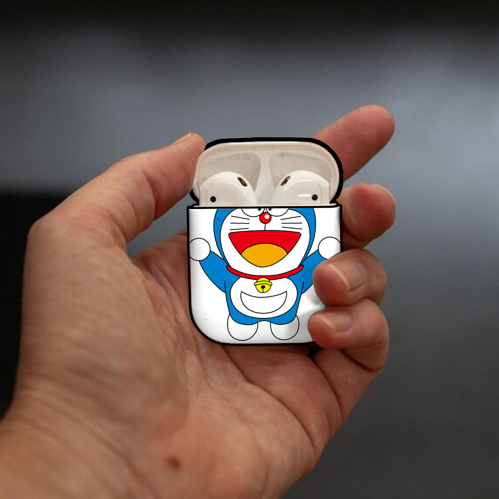 ドラえもん Doraemon AirPods 第2世代保護ケース ハードシェル ブラック 耐衝撃・防指紋・カラビナ付き