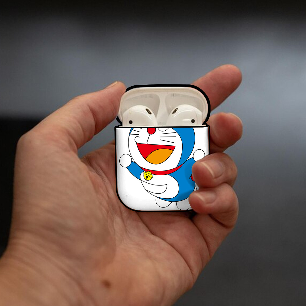ドラえもん Doraemon AirPods 第2世代保護ケース ハードシェル ブラック 耐衝撃・防指紋・カラビナ付き
