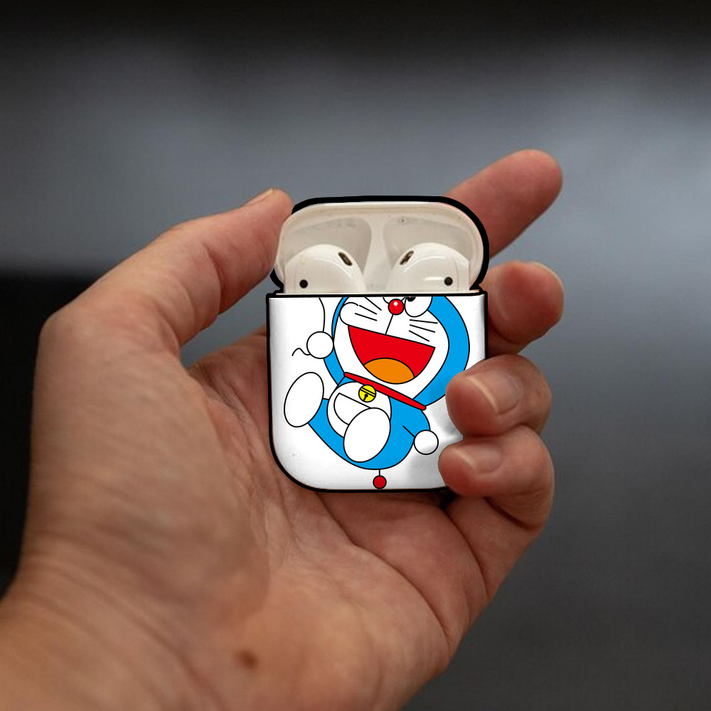 ドラえもん Doraemon AirPods 第2世代保護ケース ハードシェル ブラック 耐衝撃・防指紋・カラビナ付き
