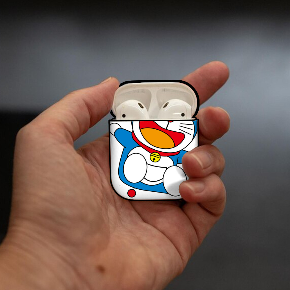 ドラえもん Doraemon AirPods 第2世代保護ケース ハードシェル ブラック 耐衝撃・防指紋・カラビナ付き