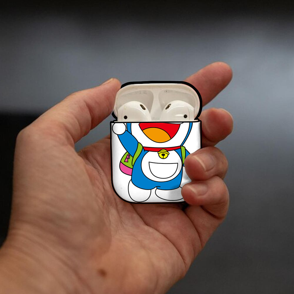 ドラえもん Doraemon AirPods 第2世代保護ケース ハードシェル ブラック 耐衝撃・防指紋・カラビナ付き
