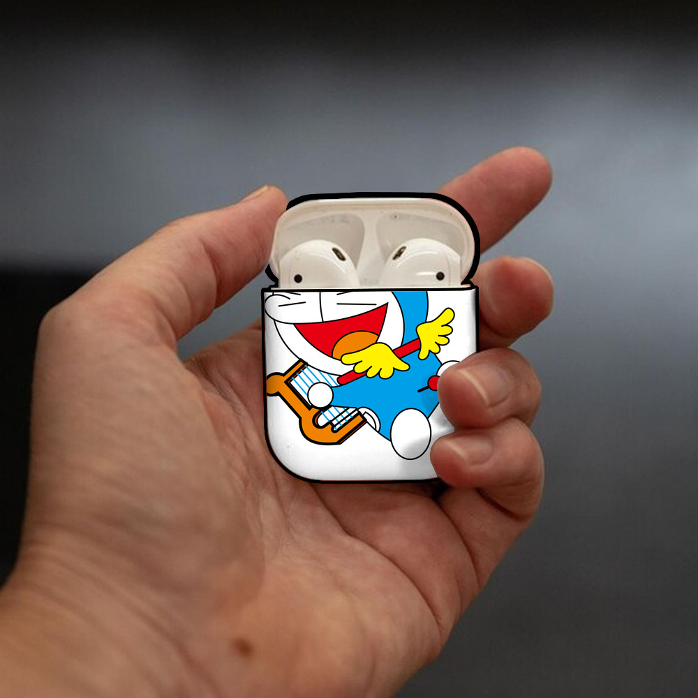 ドラえもん Doraemon AirPods 第2世代保護ケース ハードシェル ブラック 耐衝撃・防指紋・カラビナ付き