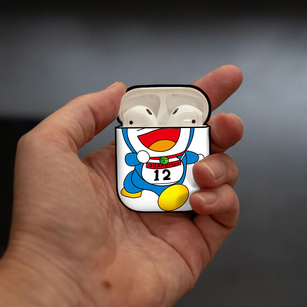 ドラえもん Doraemon AirPods 第2世代保護ケース ハードシェル ブラック 耐衝撃・防指紋・カラビナ付き