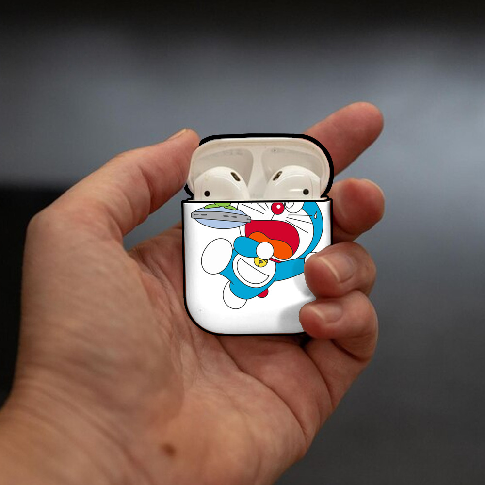 ドラえもん Doraemon AirPods 第2世代保護ケース ハードシェル ブラック 耐衝撃・防指紋・カラビナ付き