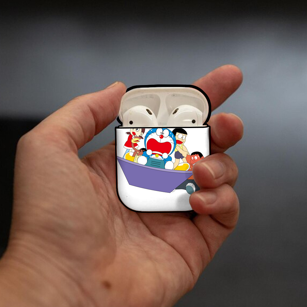 ドラえもん Doraemon AirPods 第2世代保護ケース ハードシェル ブラック 耐衝撃・防指紋・カラビナ付き