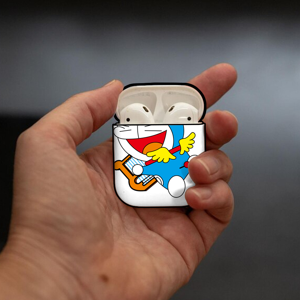 ドラえもん Doraemon AirPods 第2世代保護ケース ハードシェル ブラック 耐衝撃・防指紋・カラビナ付き