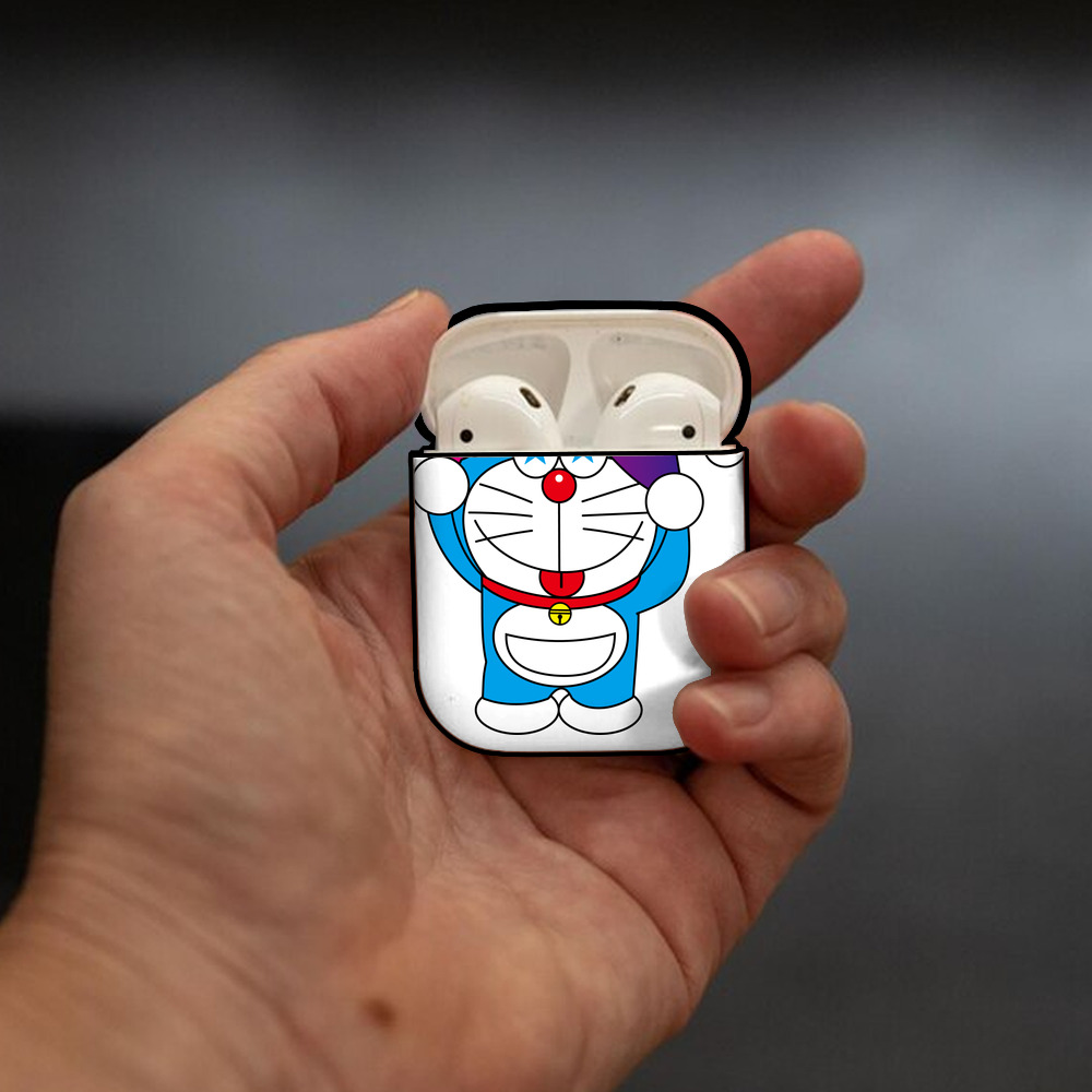 ドラえもん Doraemon AirPods 第2世代保護ケース ハードシェル ブラック 耐衝撃・防指紋・カラビナ付き