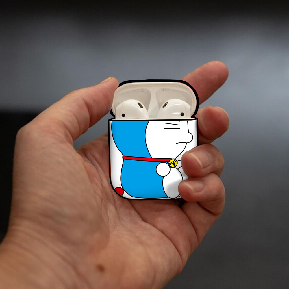 ドラえもん Doraemon AirPods 第2世代保護ケース ハードシェル ブラック 耐衝撃・防指紋・カラビナ付き
