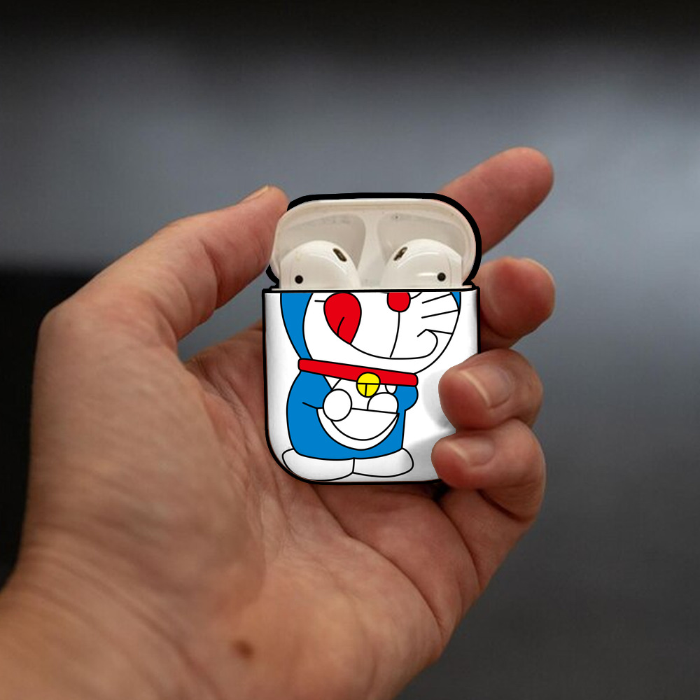 ドラえもん Doraemon AirPods 第2世代保護ケース ハードシェル ブラック 耐衝撃・防指紋・カラビナ付き