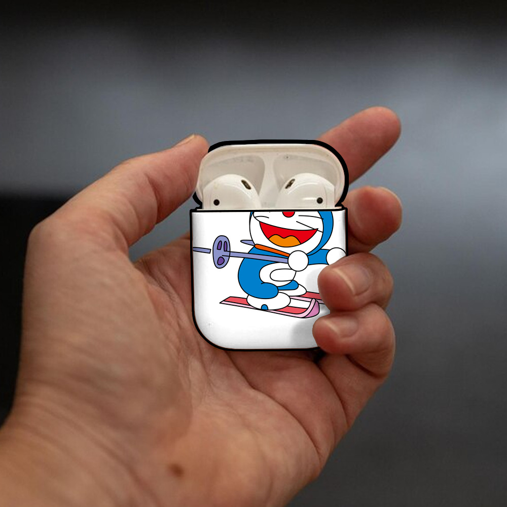 ドラえもん Doraemon AirPods 第2世代保護ケース ハードシェル ブラック 耐衝撃・防指紋・カラビナ付き