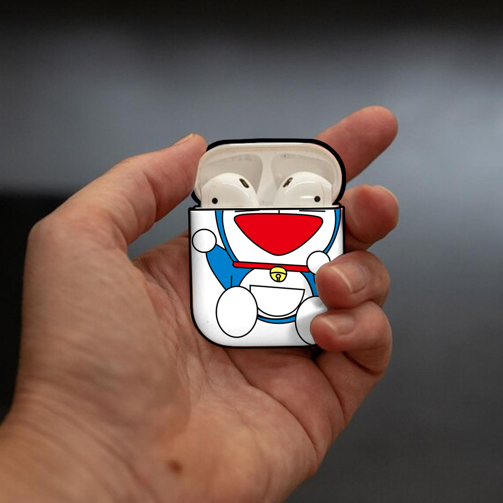 ドラえもん Doraemon AirPods 第2世代保護ケース ハードシェル ブラック 耐衝撃・防指紋・カラビナ付き