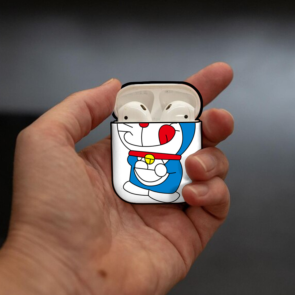 ドラえもん Doraemon AirPods 第2世代保護ケース ハードシェル ブラック 耐衝撃・防指紋・カラビナ付き