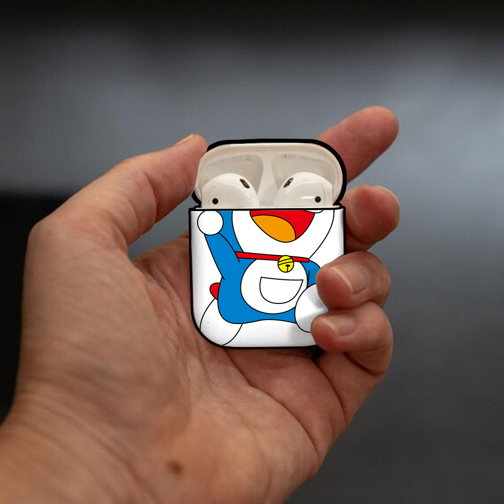 ドラえもん Doraemon AirPods 第2世代保護ケース ハードシェル ブラック 耐衝撃・防指紋・カラビナ付き