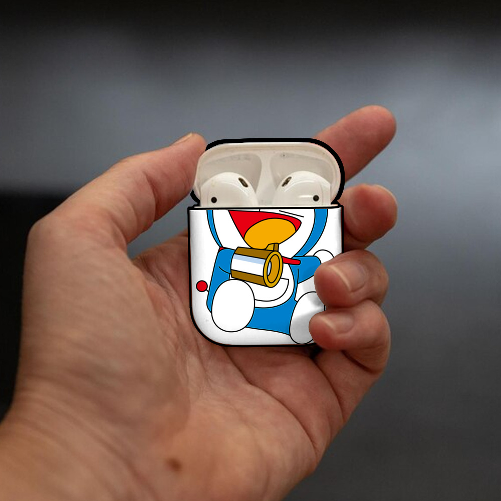 ドラえもん Doraemon AirPods 第2世代保護ケース ハードシェル ブラック 耐衝撃・防指紋・カラビナ付き