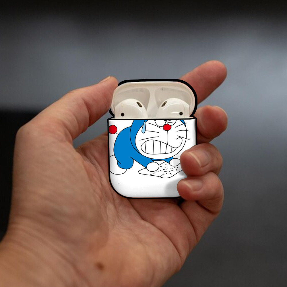ドラえもん Doraemon AirPods 第2世代保護ケース ハードシェル ブラック 耐衝撃・防指紋・カラビナ付き