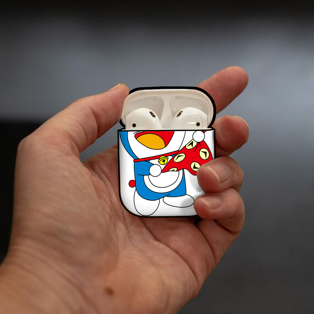 ドラえもん Doraemon AirPods 第2世代保護ケース ハードシェル ブラック 耐衝撃・防指紋・カラビナ付き