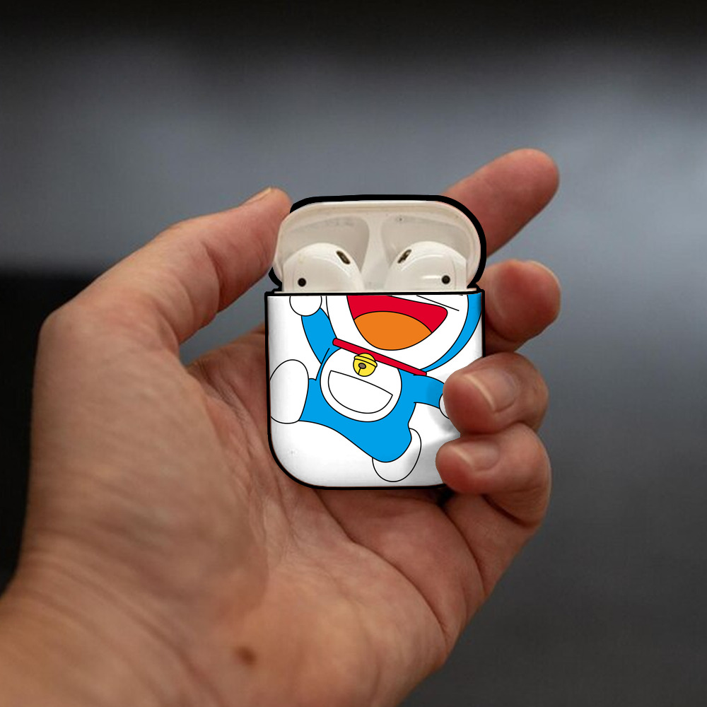 ドラえもん Doraemon AirPods 第2世代保護ケース ハードシェル ブラック 耐衝撃・防指紋・カラビナ付き
