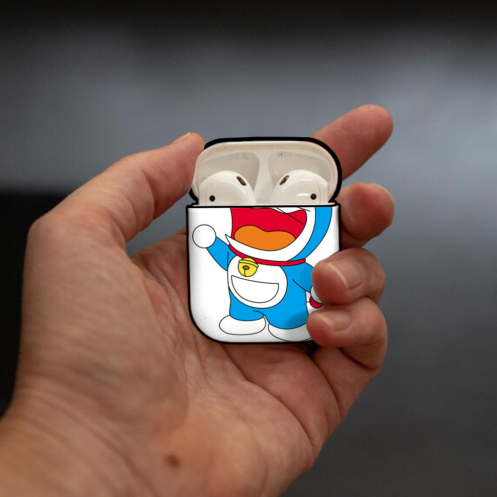 ドラえもん Doraemon AirPods 第2世代保護ケース ハードシェル ブラック 耐衝撃・防指紋・カラビナ付き