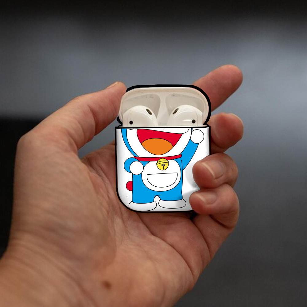 ドラえもん Doraemon AirPods 第2世代保護ケース ハードシェル ブラック 耐衝撃・防指紋・カラビナ付き