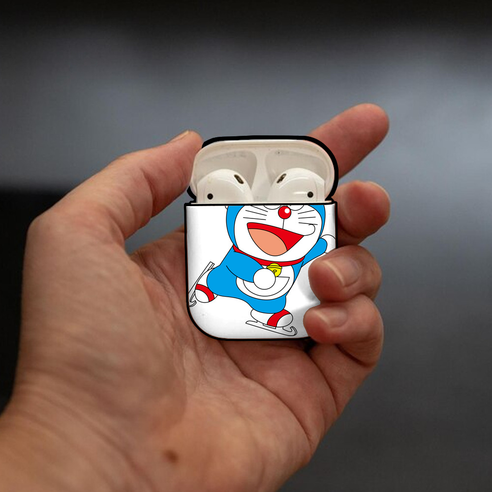 ドラえもん Doraemon AirPods 第2世代保護ケース ハードシェル ブラック 耐衝撃・防指紋・カラビナ付き
