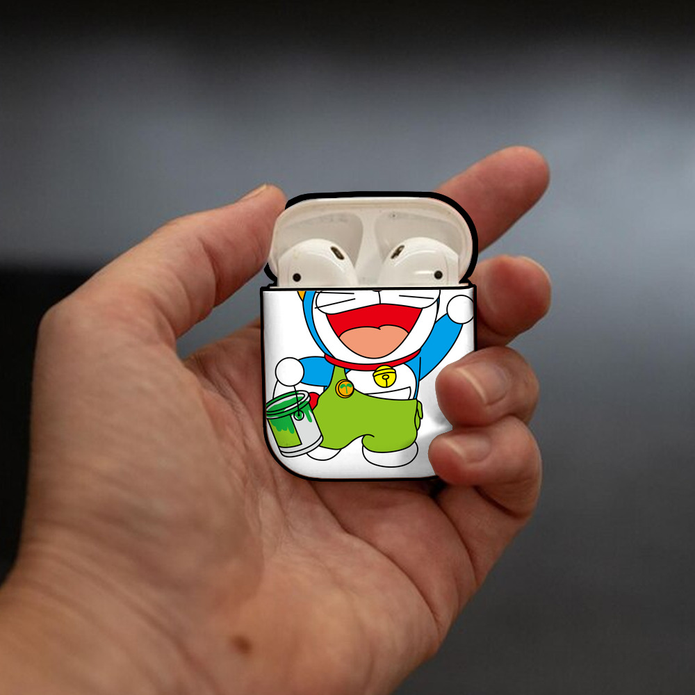 ドラえもん Doraemon AirPods 第2世代保護ケース ハードシェル ブラック 耐衝撃・防指紋・カラビナ付き