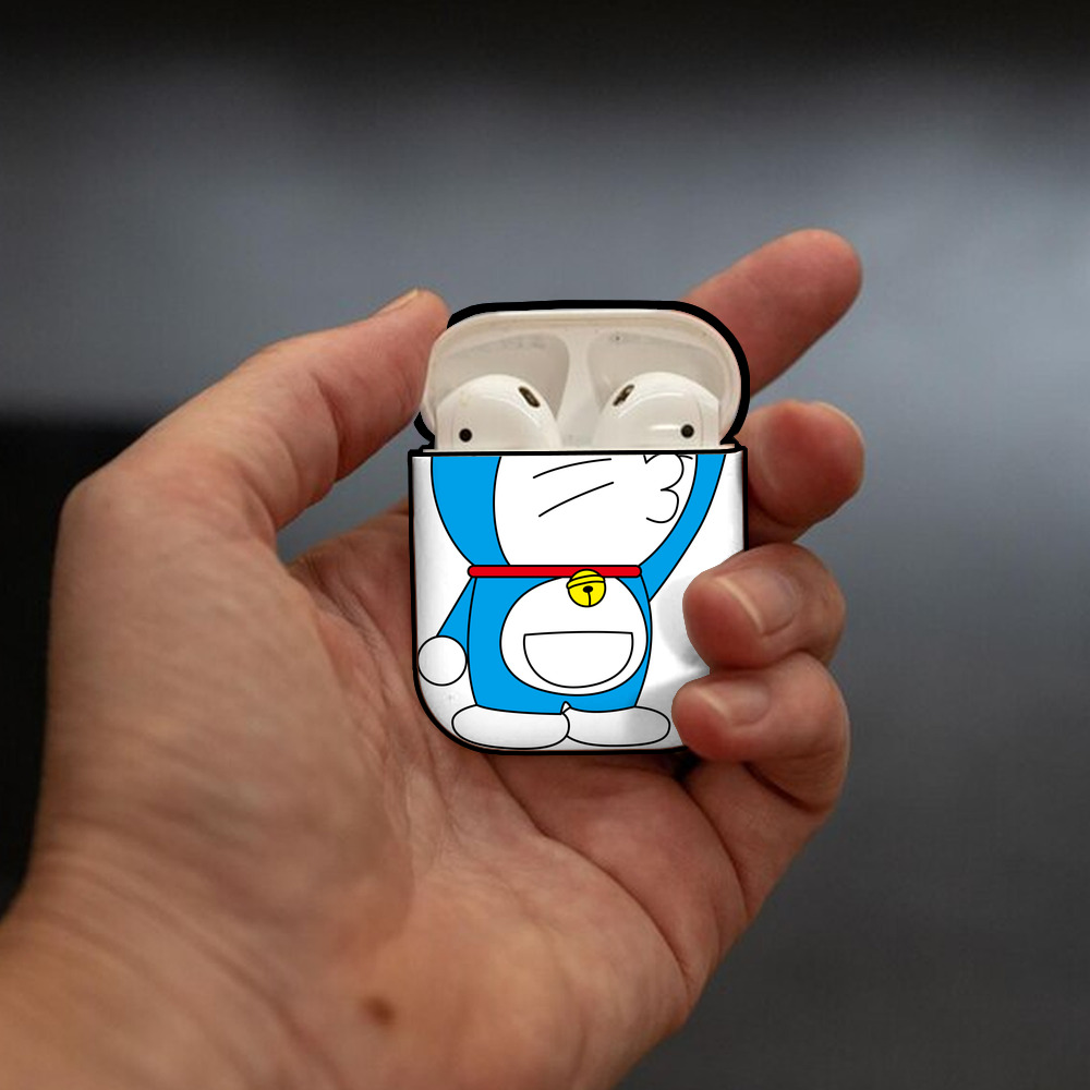 ドラえもん Doraemon AirPods 第2世代保護ケース ハードシェル ブラック 耐衝撃・防指紋・カラビナ付き