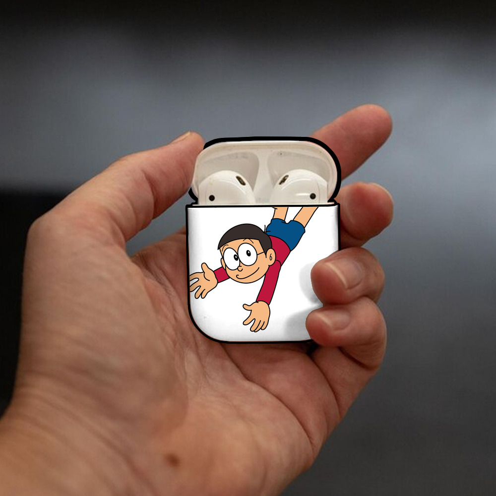 ドラえもん 野比 のび太 Doraemon Nobita Nobi AirPods 第2世代保護ケース ハードシェル ブラック 耐衝撃・防指紋・カラビナ付き
