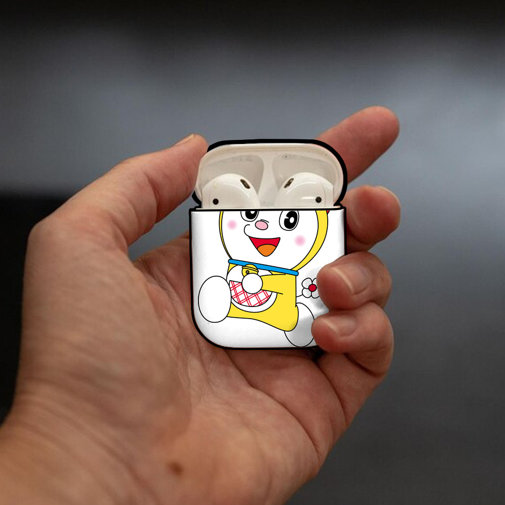 ドラえもん ドラミ Doraemon Dorami AirPods 第2世代保護ケース ハードシェル ブラック 耐衝撃・防指紋・カラビナ付き