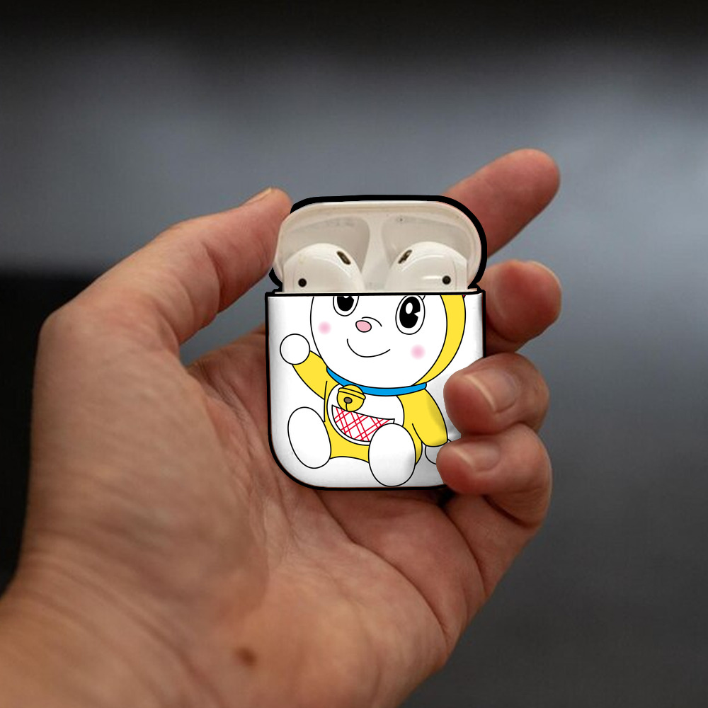 ドラえもん ドラミ Doraemon Dorami AirPods 第2世代保護ケース ハードシェル ブラック 耐衝撃・防指紋・カラビナ付き