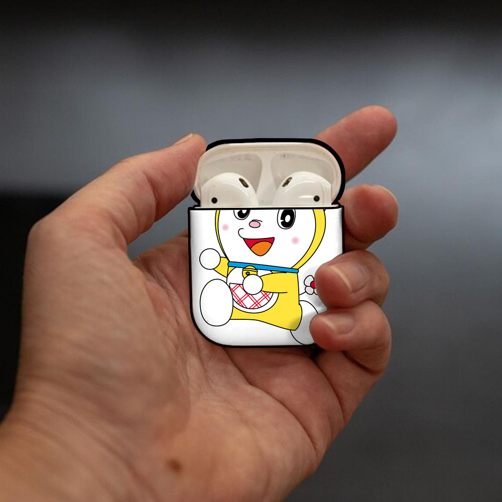 ドラえもん ドラミ Doraemon Dorami AirPods 第2世代保護ケース ハードシェル ブラック 耐衝撃・防指紋・カラビナ付き