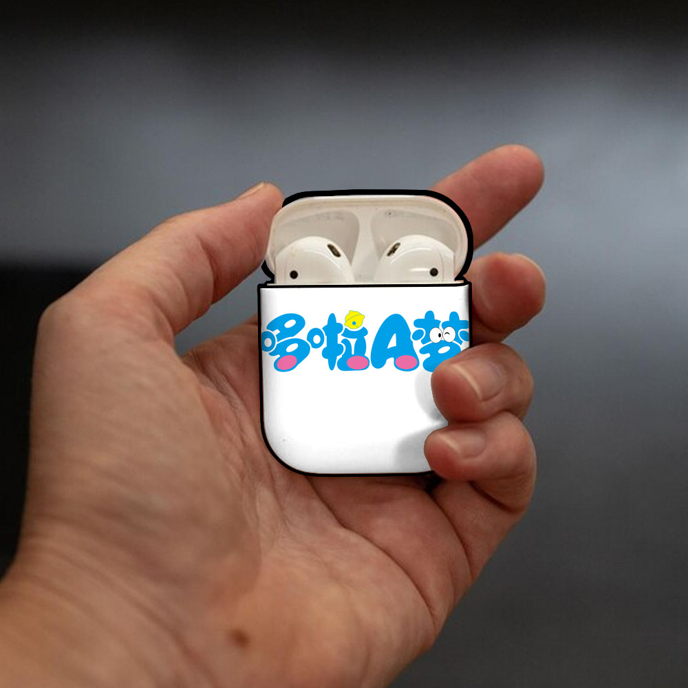 ドラえもん Doraemon AirPods 第2世代保護ケース ハードシェル ブラック 耐衝撃・防指紋・カラビナ付き